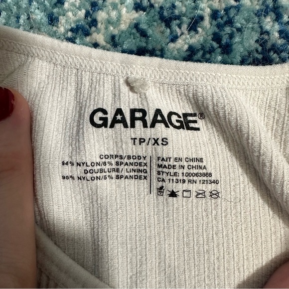 GARAGE | Seamless High Neck Tank Top - Picture 3 of 8